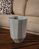 VASIJA CERAMICA GRIS IRREGULAR